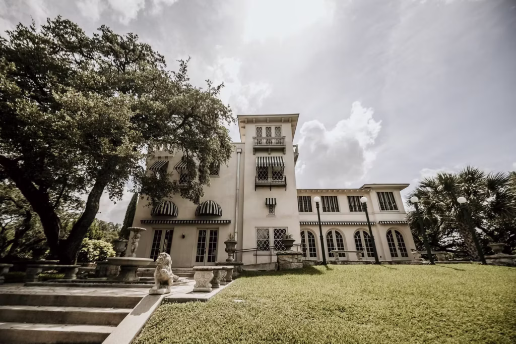 Outside view of The Contemporary Austin at Laguna Gloria, a beautiful European wedding venue in Texas.