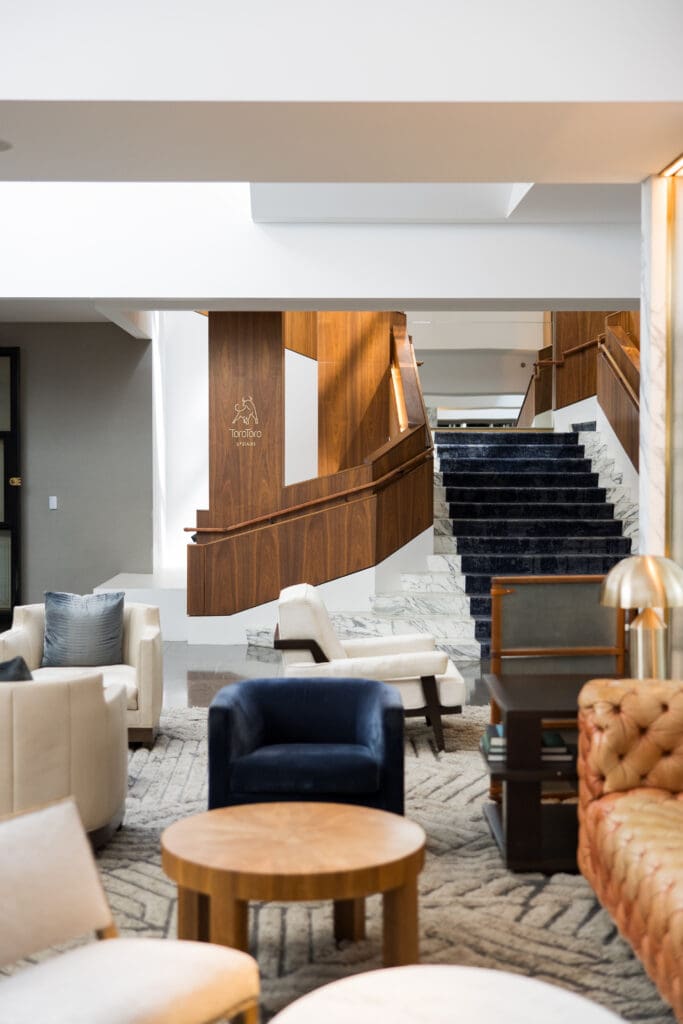 Four-seasons-houston-foyer