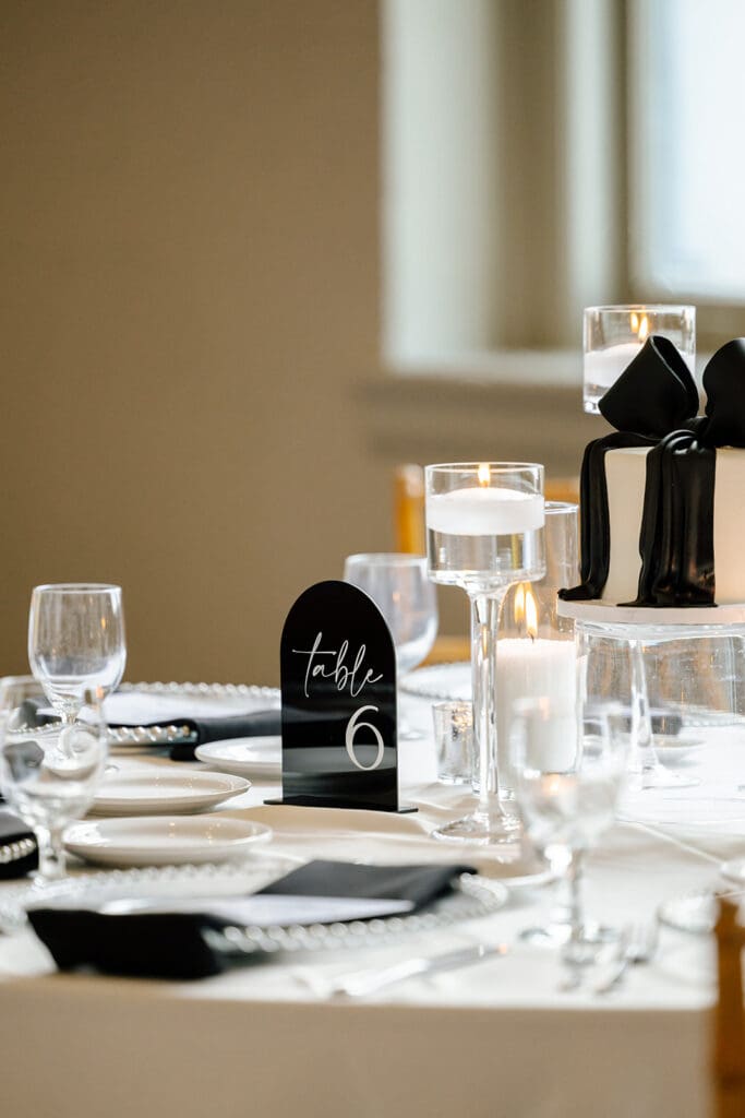 Corinthian-Houston-black-white-wedding-bow-mini-cake-wedding-centerpiece